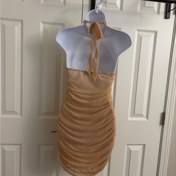 Dollskill Tic Toc tan halter neck ruched dress Size L #summerdress #halterneck - Picture 6 of 10